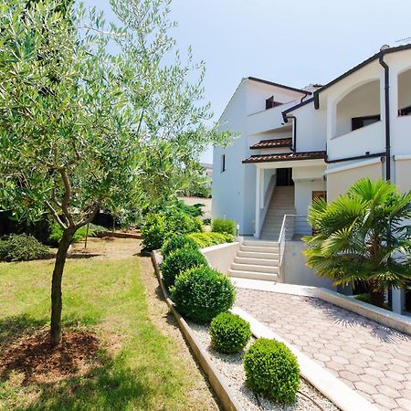 Apartments Gloria Врсар Экстерьер фото