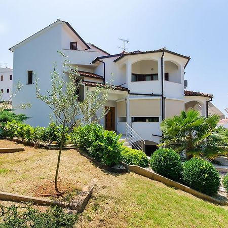 Apartments Gloria Врсар Экстерьер фото