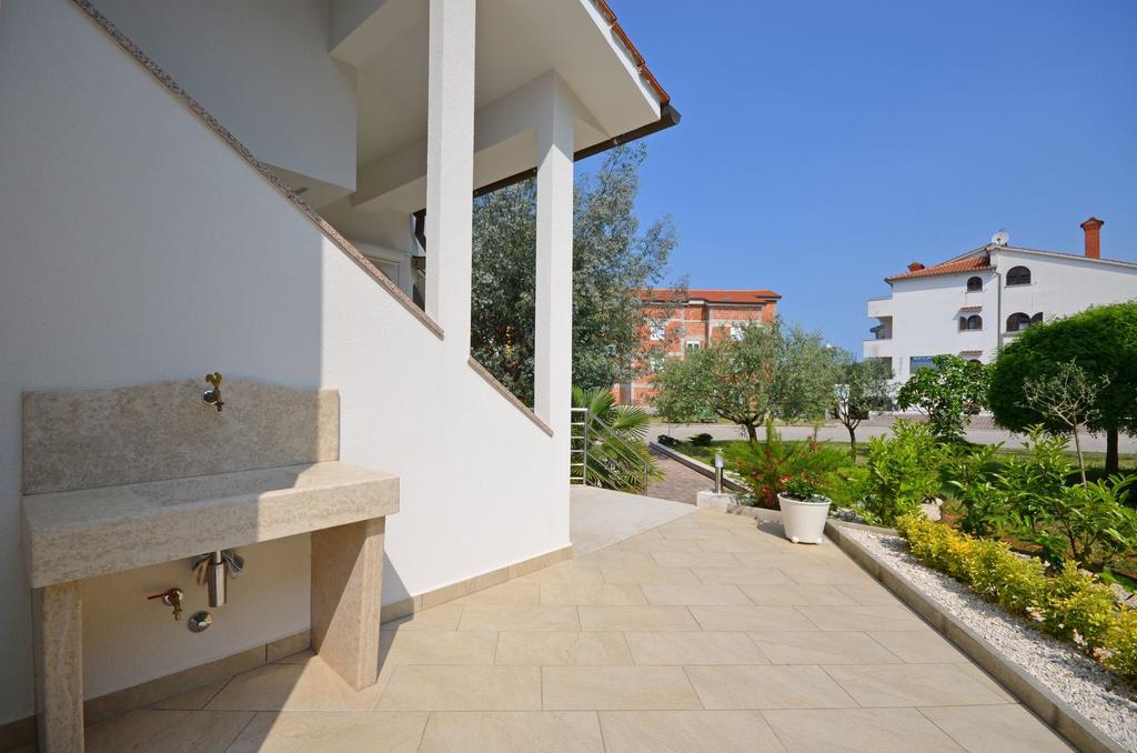 Apartments Gloria Врсар Экстерьер фото