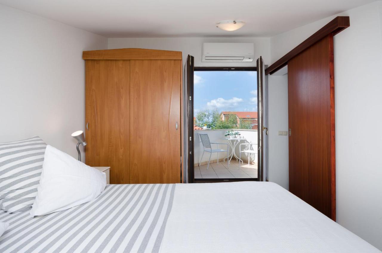 Apartments Gloria Врсар Экстерьер фото